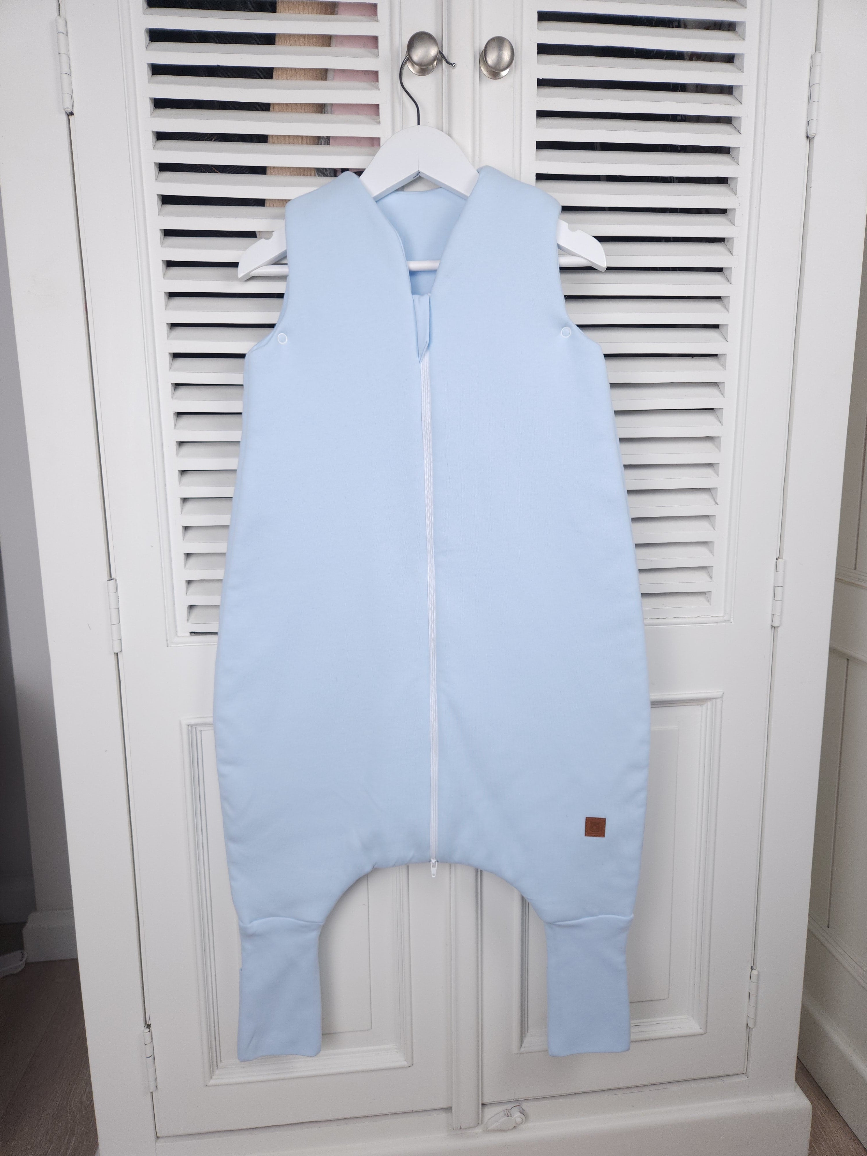 MimiNu Lett Sovepose med ben – Baby Blue