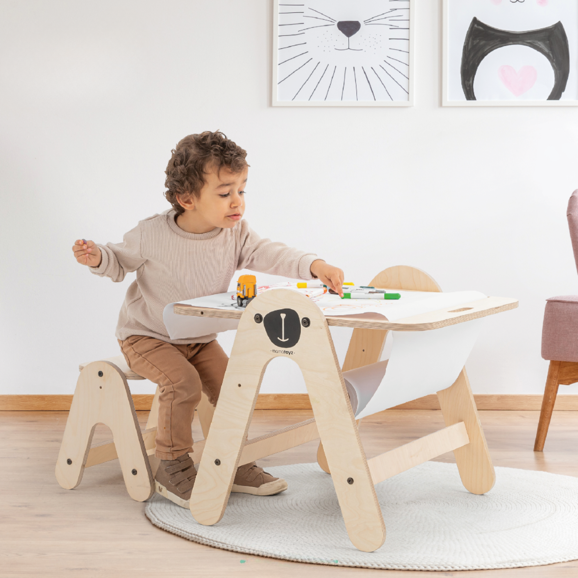 Massam aktivitetsbord og skrivebord