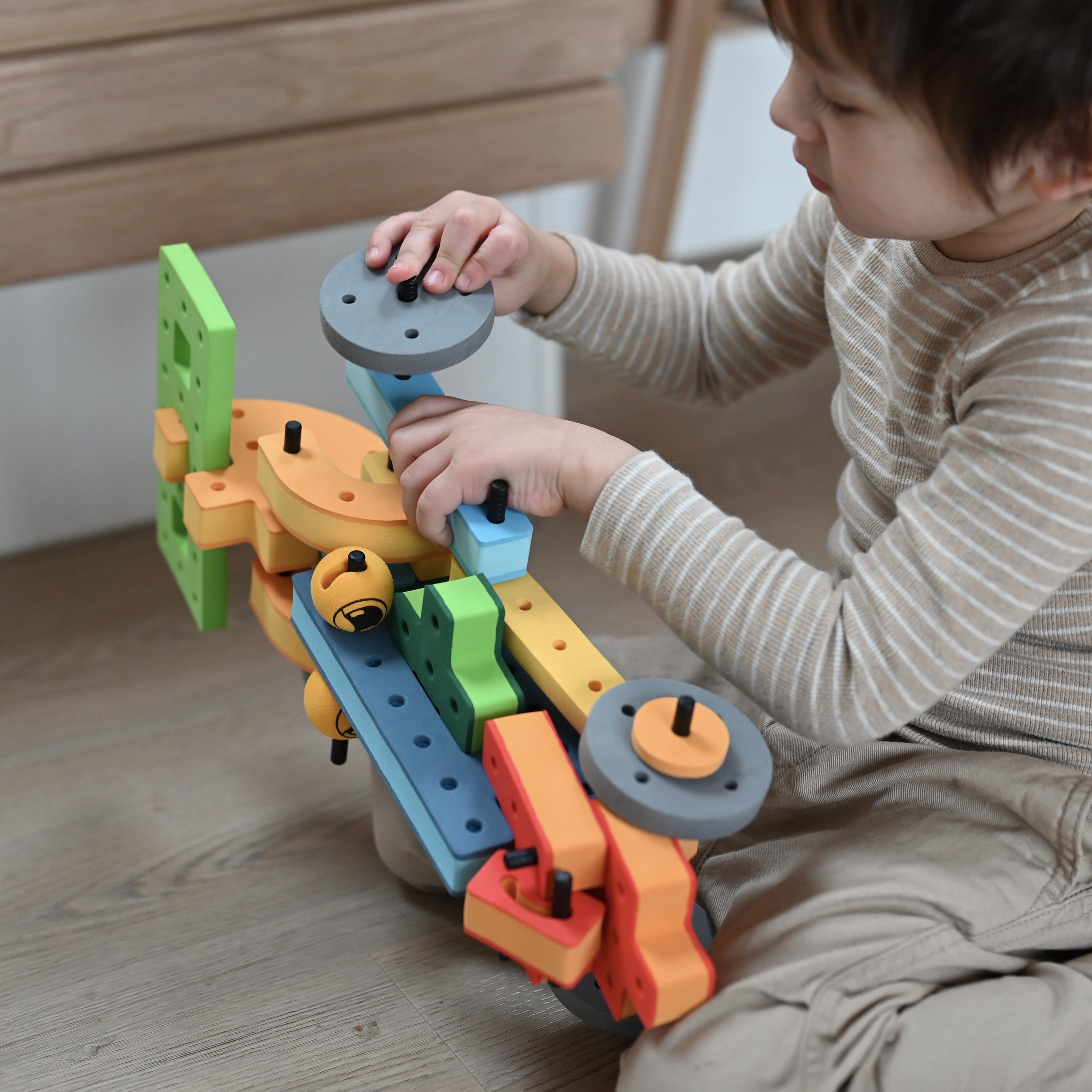 BAKOBA Adventurer – byggesett i mykt skum (54 deler)